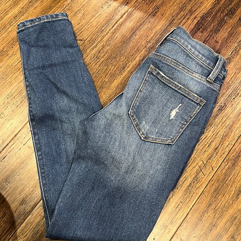 HIGH RISE OASIS JEANS SIZE 0